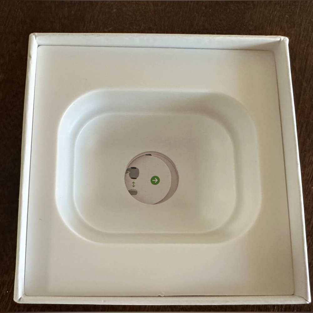 BOX & EAR TIPS ONLY Original Apple AirPods Pro 2nd Gen Box w/New Ear Tips
XS+S+L - Picture 9 of 12